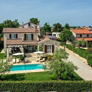 Villa Elizabet, Kaštelir