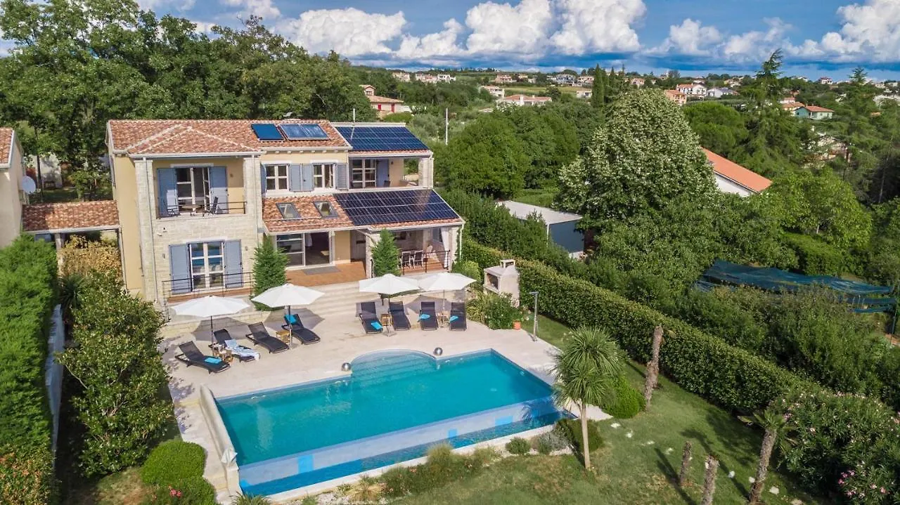Villa Nikolina Kastelir 0*,  Croatia