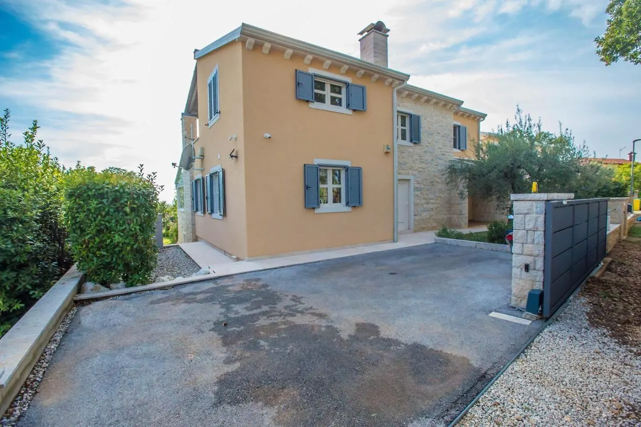 Villa Nikolina Kastelir Croatia